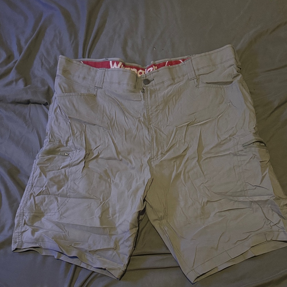 Wrangler Gray Cargo Shorts for Men